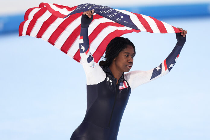 Nữ vận động viên da màu đi vào lịch sử Olympic mùa đông