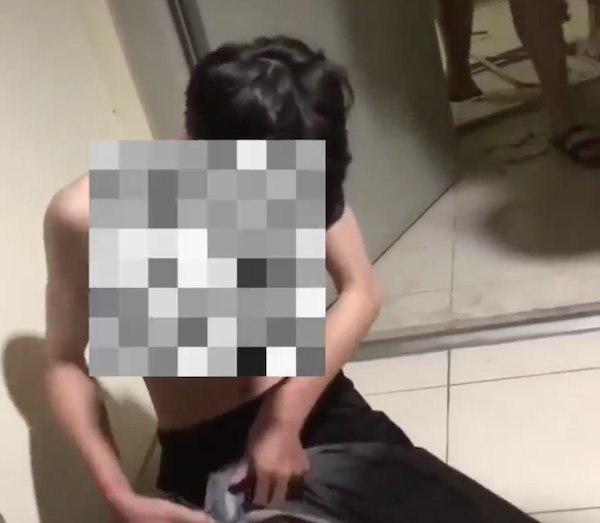 Lan truyền clip nam sinh bị trói tay trong ký túc xá ĐH Quốc gia TP.HCM